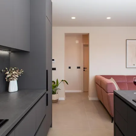 Silba Three Bedroom With Private Jacuzzi Апартаменты