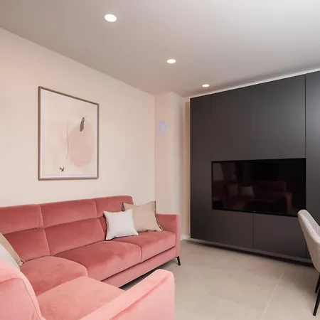 Silba Three Bedroom With Private Jacuzzi Апартаменты Задар