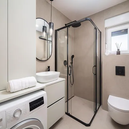 Апартаменты Silba Three Bedroom With Private Jacuzzi *