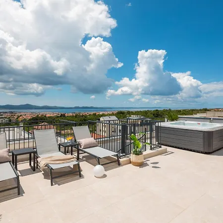 Silba Three Bedroom With Private Jacuzzi Апартаменты