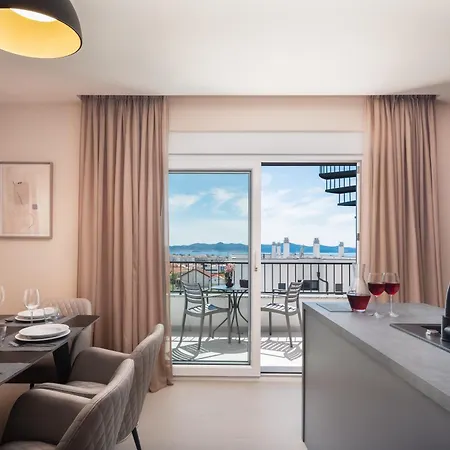 Silba Three Bedroom With Private Jacuzzi شقة