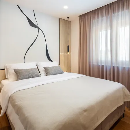 Silba Three Bedroom With Private Jacuzzi * زادار